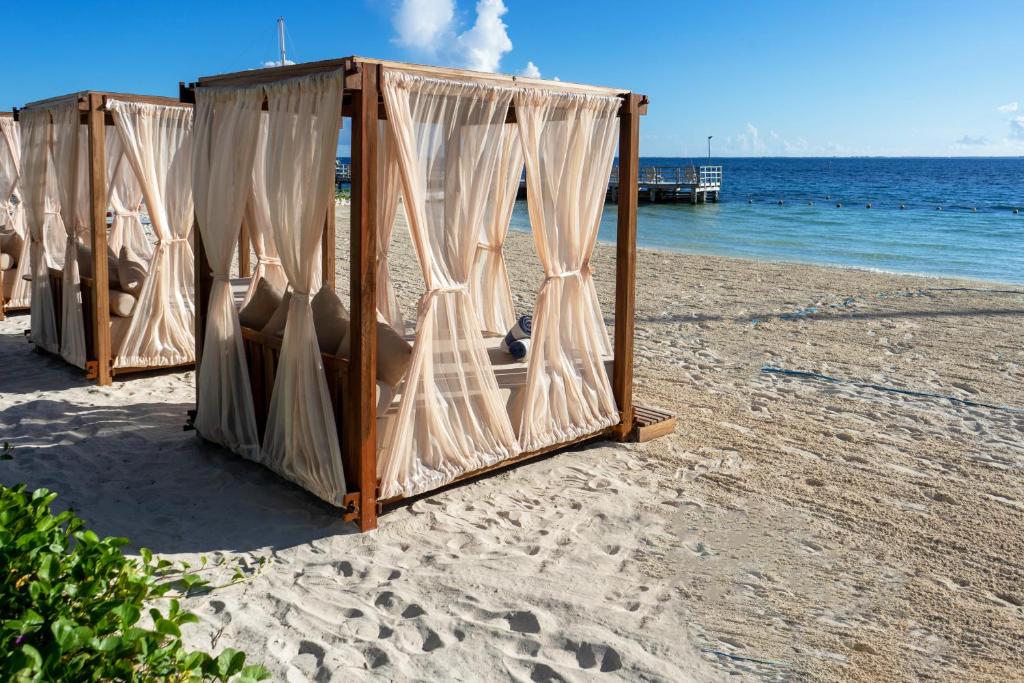 Cancun Bay - Image 6